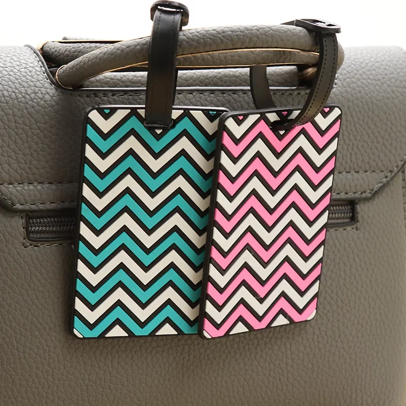 Tag bagasi geometris untuk wan - Travel Accessories International ulasan dan harga